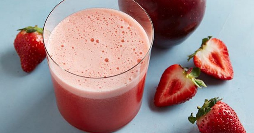 Apple-Strawberry-Drink-Wellness-Tuning
